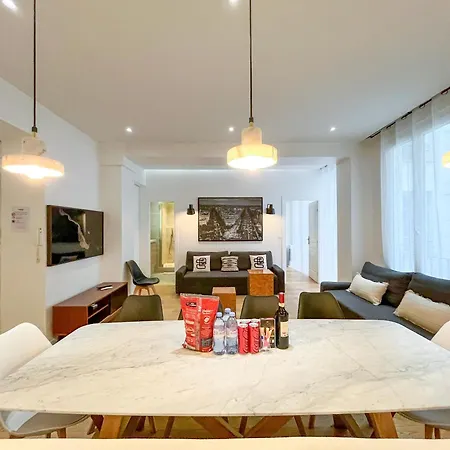 Apartmán Urbanflat 69 - Authentic & Elegant
