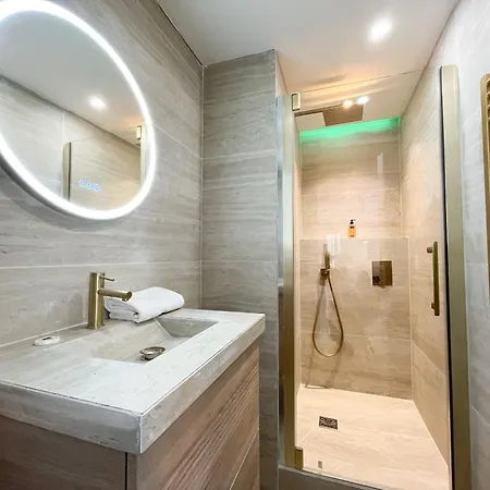 Urbanflat 69 - Authentic & Elegant