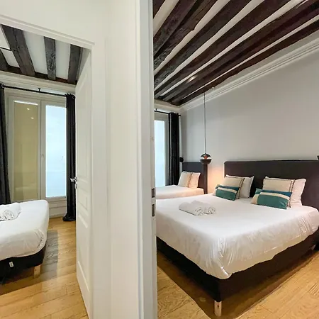 Apartmán Urbanflat 69 - Authentic & Elegant