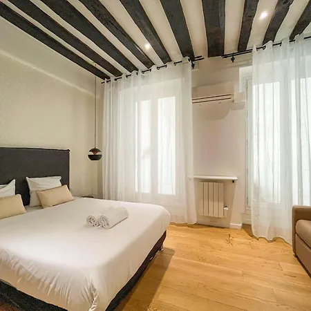 Urbanflat 69 - Authentic & Elegant *