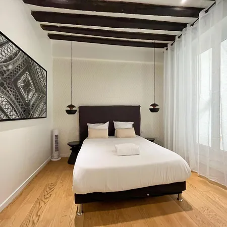 Urbanflat 69 - Authentic & Elegant