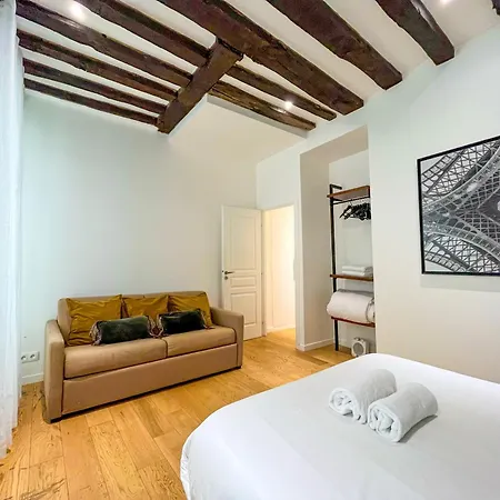 Urbanflat 69 - Authentic & Elegant Apartmán *