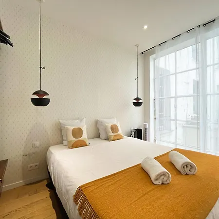 Apartmán Urbanflat 69 - Authentic & Elegant *